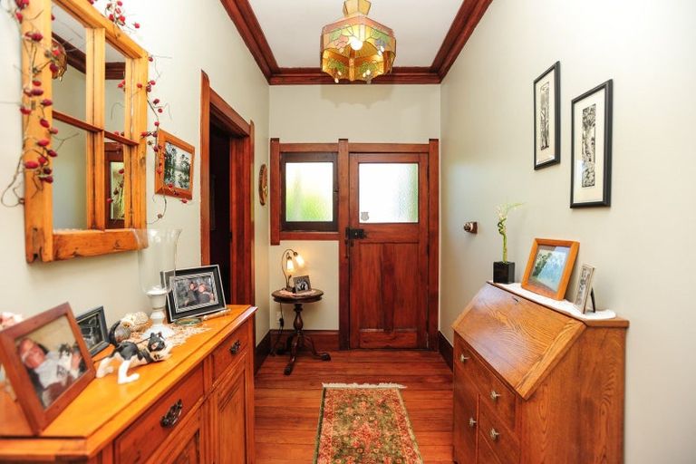 Photo of property in 35 Iona Road, Havelock North, 4130