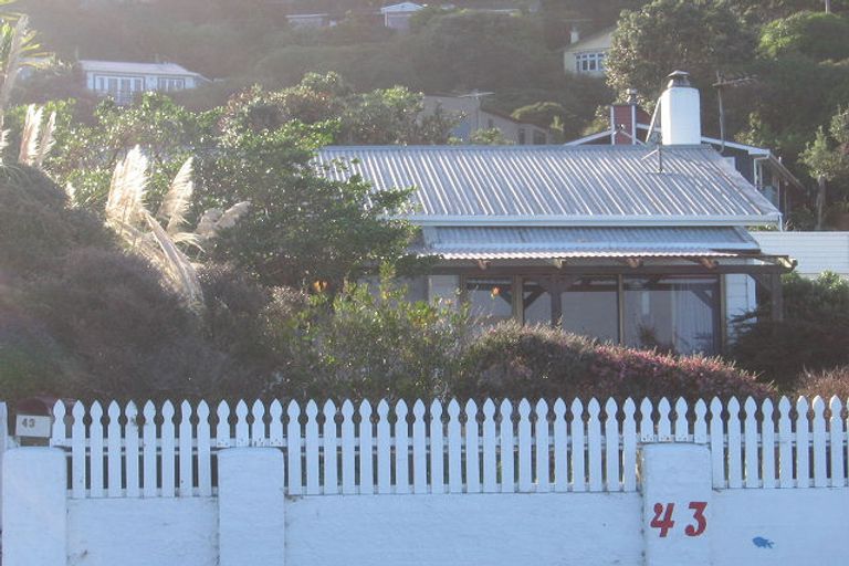 Photo of property in 43 Moana Road, Plimmerton, Porirua, 5026