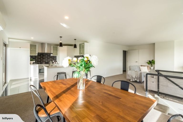 Photo of property in 122 Mccormacks Bay Road, Redcliffs, Christchurch, 8081