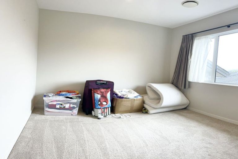 Photo of property in 68 Harrowglen Drive, Northcross, Auckland, 0630