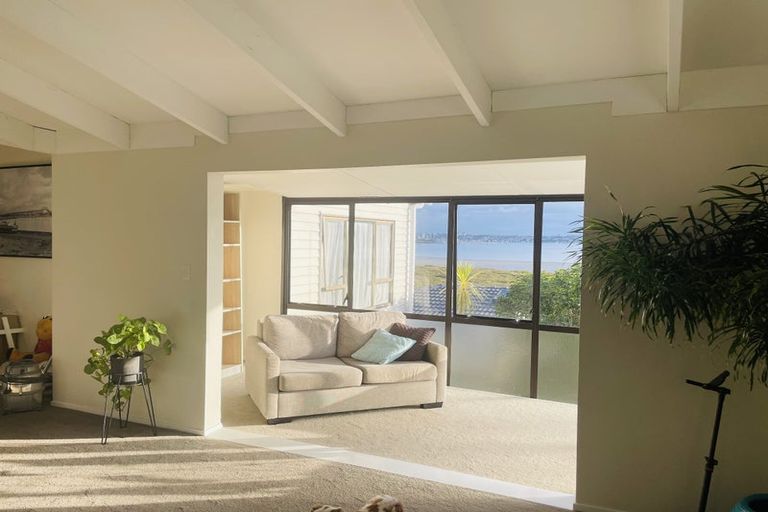 Photo of property in 2/28 Walter Street, Hauraki, Auckland, 0622