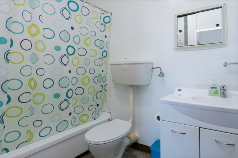 Photo of property in Hobson Court Flats, 76/70 Hobson Street, Thorndon, Wellington, 6011