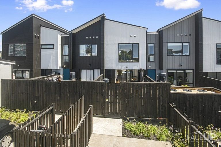 Photo of property in 18 Walter Merton Road, Hobsonville, Auckland, 0616