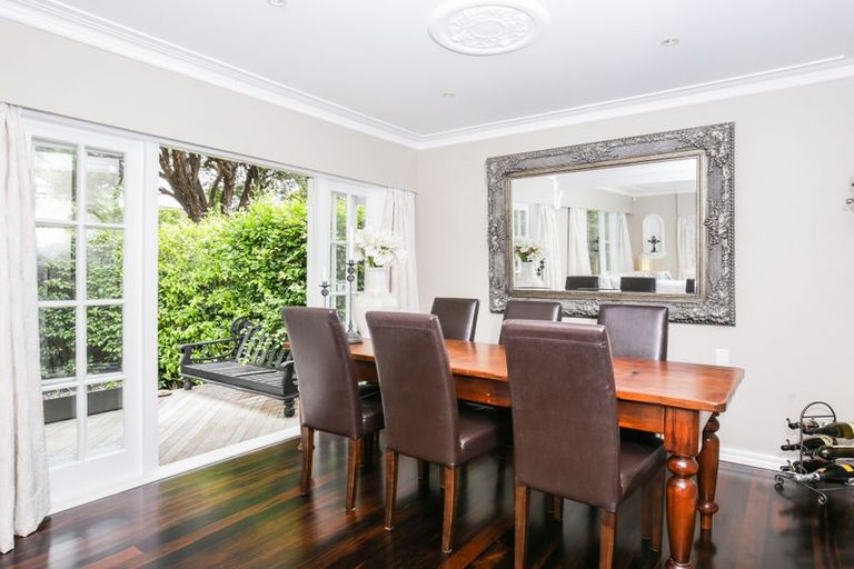 Photo of property in 559 South Titirangi Road, Titirangi, Auckland, 0604