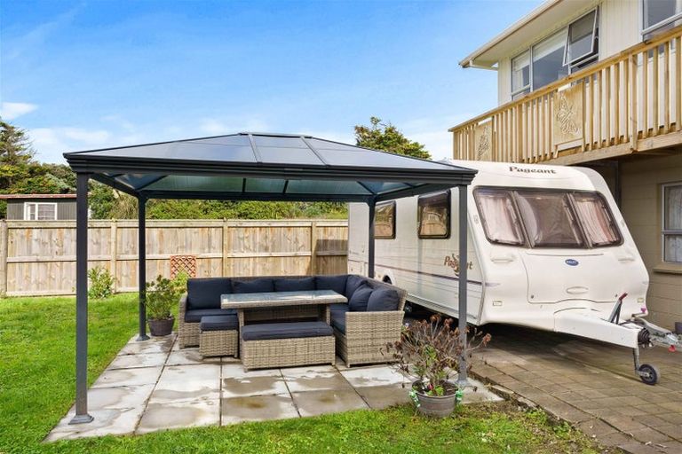 Photo of property in 43 Dixie Street, Te Horo Beach, Otaki, 5581
