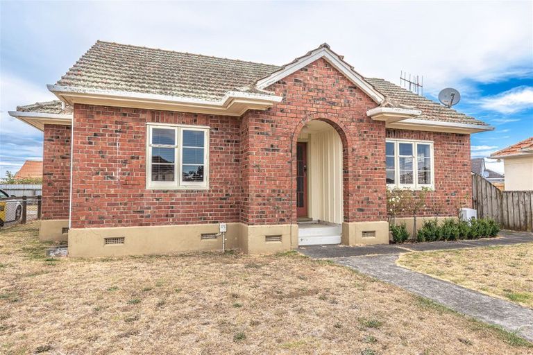 Photo of property in 63 Selwyn Crescent, College Estate, Whanganui, 4500