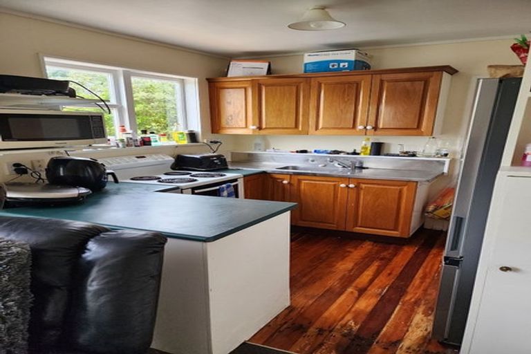 Photo of property in 10a Norna Crescent, Kelburn, Wellington, 6012