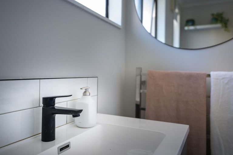 Photo of property in 2/9 Stacey Place, Woolston, Christchurch, 8062