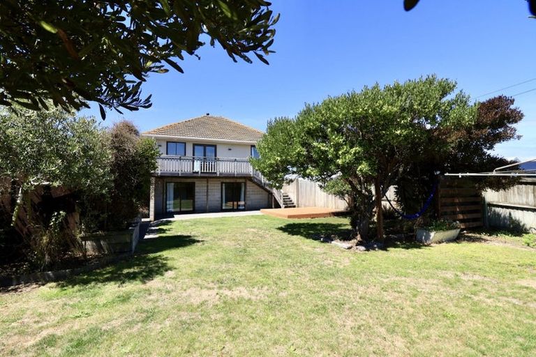 Photo of property in 443 Marine Parade, South New Brighton, Christchurch, 8062