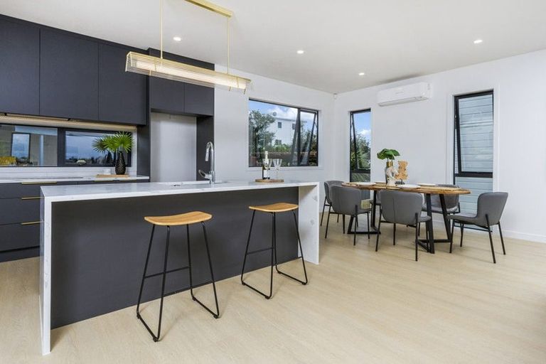 Photo of property in 591c East Coast Road, Browns Bay, Auckland, 0632