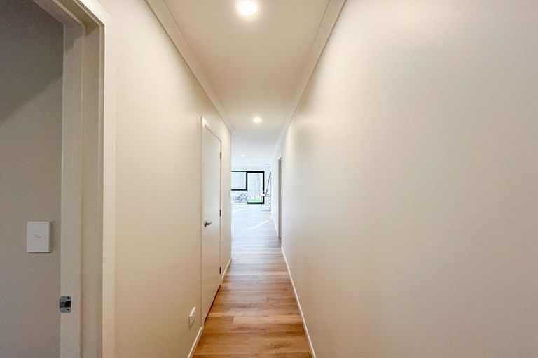 Photo of property in 15 Waruhia Crescent, Rototuna North, 3281