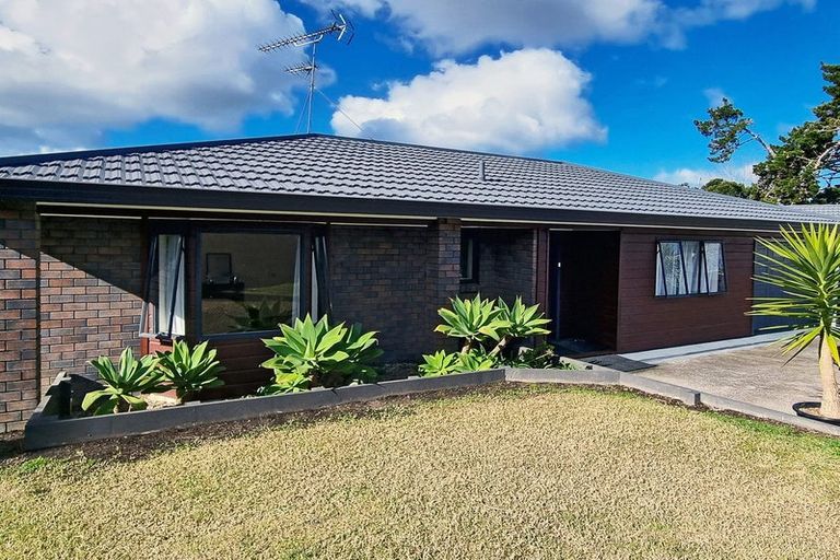 Photo of property in 8 Owl Court, Unsworth Heights, Auckland, 0632