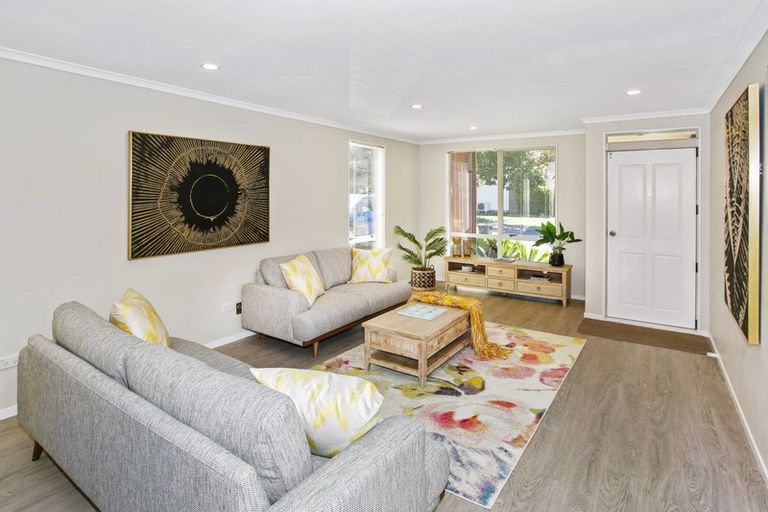 Photo of property in 36 Bruce Pulman Drive, Takanini, 2112