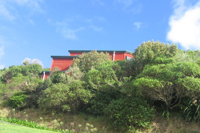 Photo of property in 111 Maungaraki Road, Korokoro, Lower Hutt, 5012