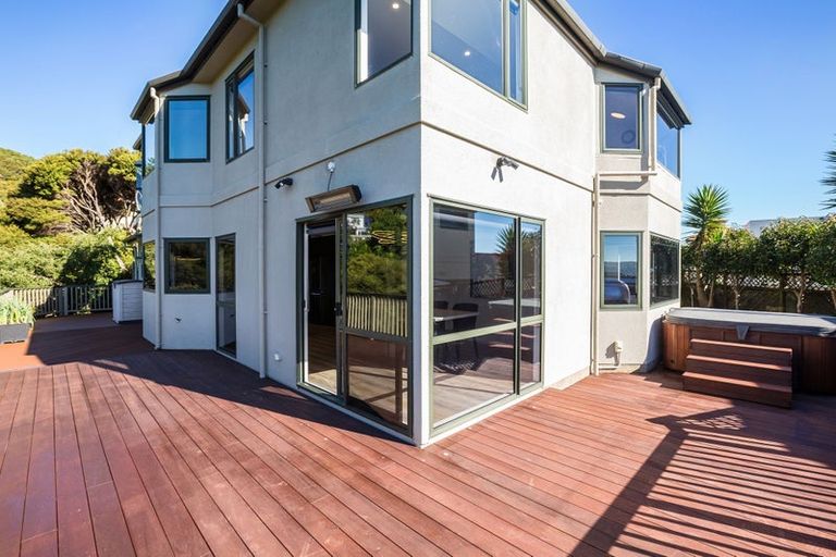 Photo of property in 8 Glengavel Grove, Papakowhai, Porirua, 5024