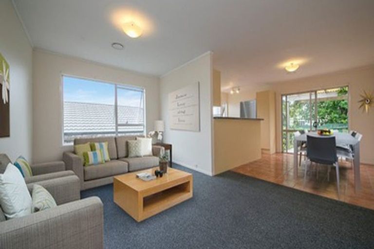 Photo of property in 4/10 Craigbank Avenue, New Lynn, Auckland, 0600
