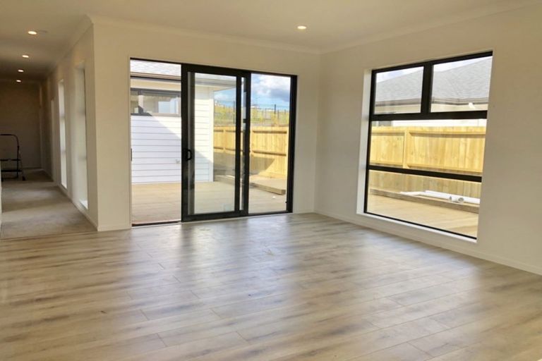 Photo of property in 41 Pakaraka Drive, Papakura, 2110