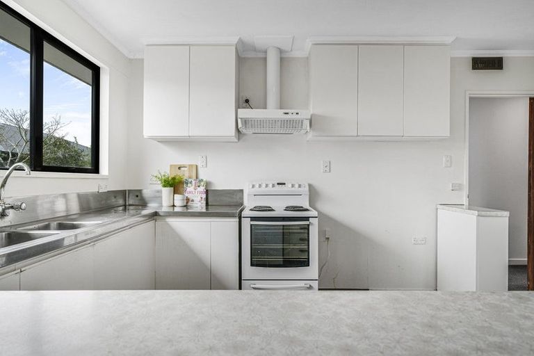 Photo of property in 2a Barclay Place, Burwood, Christchurch, 8061