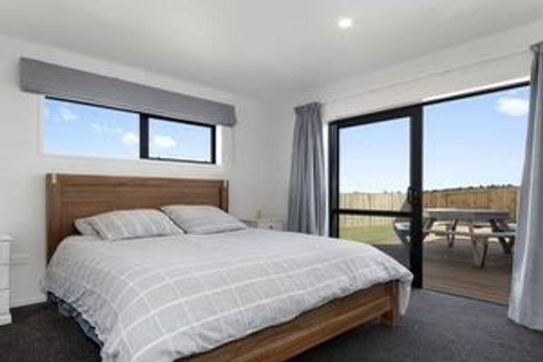 Photo of property in 16 Charlotte Drive, Omokoroa, 3114