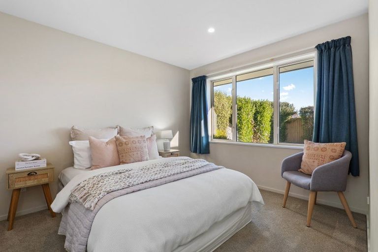 Photo of property in 16 Bamber Crescent, Halswell, Christchurch, 8025