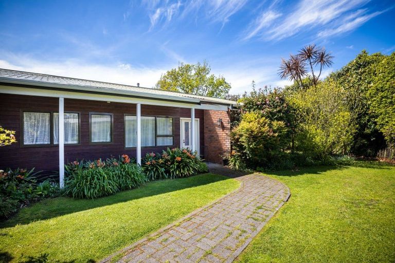 Photo of property in 2 Byron Place, Whalers Gate, New Plymouth, 4310