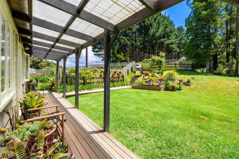 Photo of property in 128 Bodhisattva Road, Waitoki, Silverdale, 0994