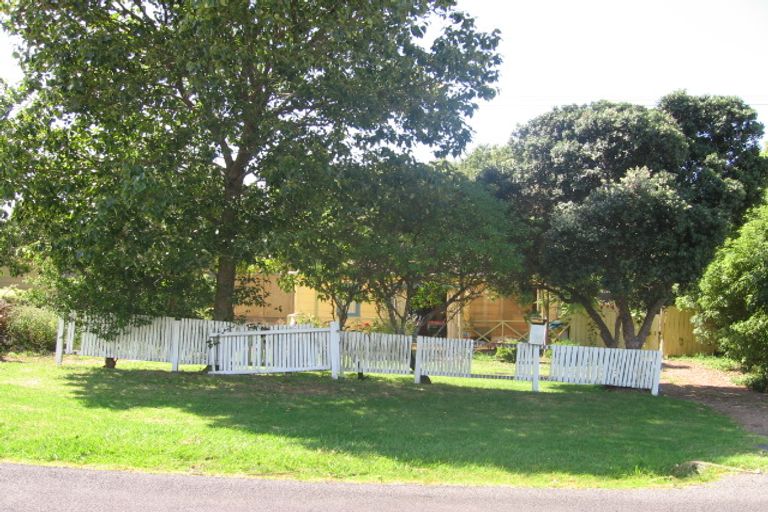 Photo of property in 8 Manuka Road, Oneroa, Waiheke Island, 1081