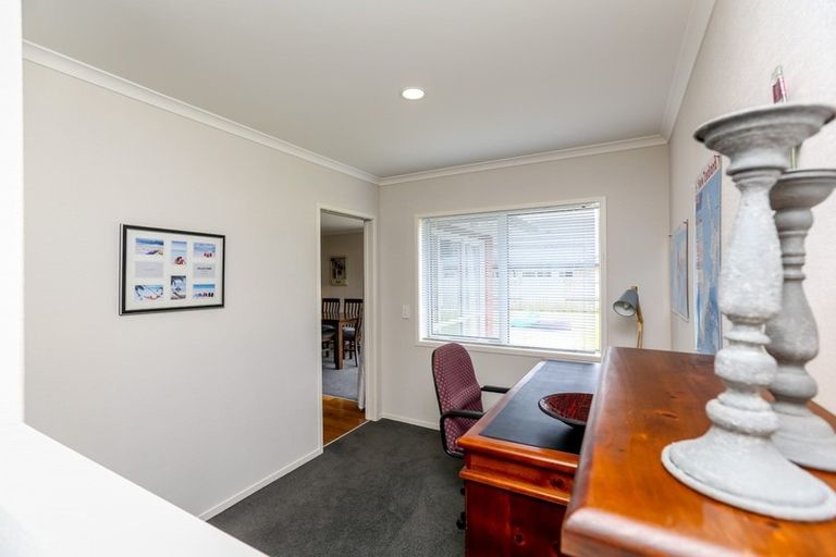 Photo of property in 14 Ryder Drive, Waiwhakaiho, New Plymouth, 4312