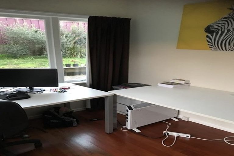 Photo of property in 1/134 Nile Road, Milford, Auckland, 0620