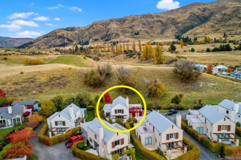 Photo of property in 13 Meadowbrook Place, Wanaka, 9305