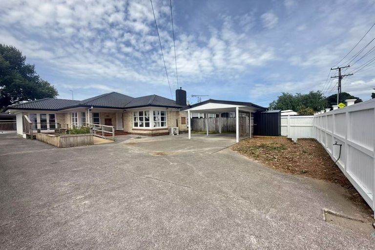 Photo of property in 1/11 Church Road, Mangere Bridge, Auckland, 2022