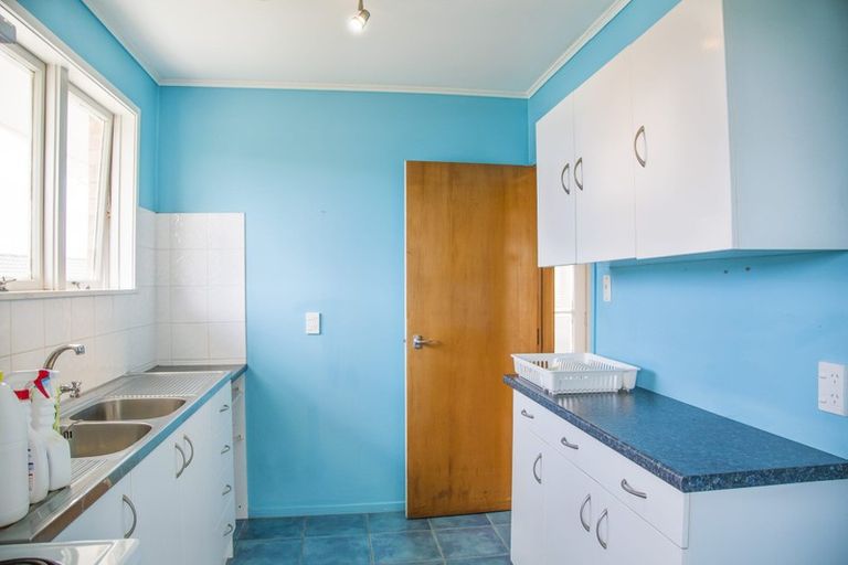 Photo of property in 8a Tiber Road, Forrest Hill, Auckland, 0620