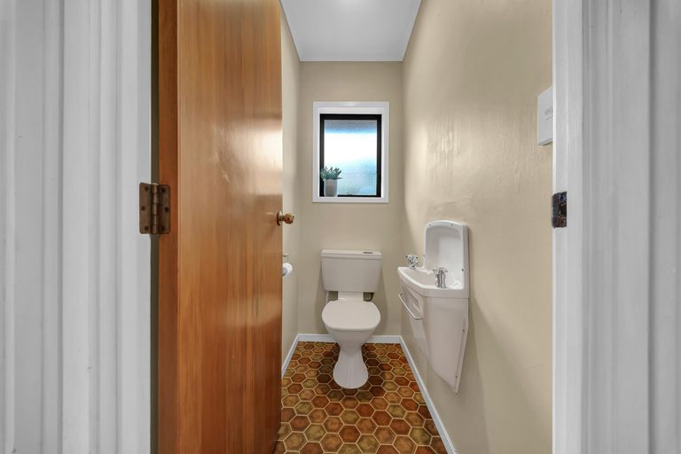 Photo of property in 16 Westholm Way, Pahurehure, Papakura, 2113