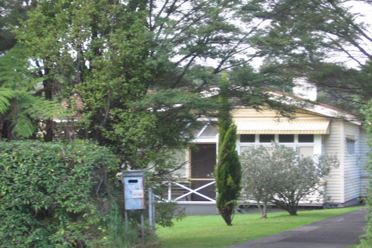 Photo of property in 136 Atkinson Road, Titirangi, Auckland, 0604