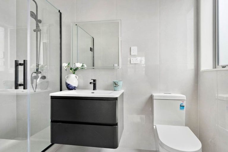 Photo of property in 11 Puwha Street, Massey, Auckland, 0614