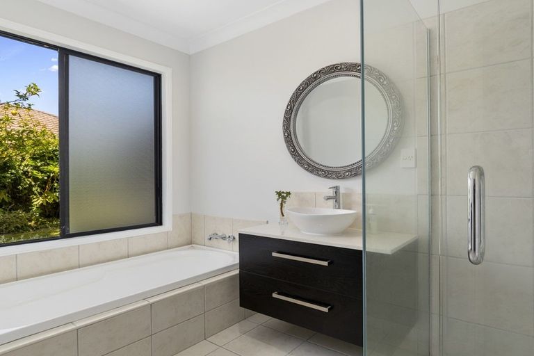 Photo of property in 8 La Colina Place, Bethlehem, Tauranga, 3110