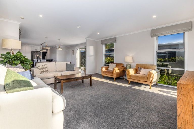 Photo of property in 14 Pateke Drive, Kenepuru, Porirua, 5022
