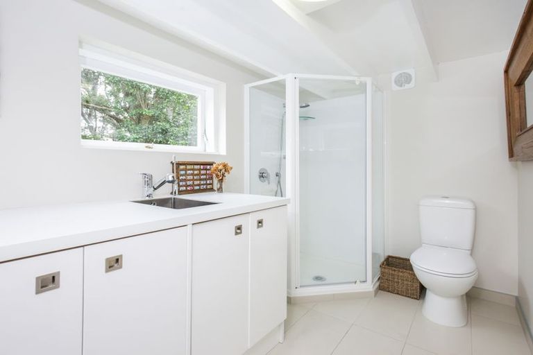 Photo of property in 559 South Titirangi Road, Titirangi, Auckland, 0604