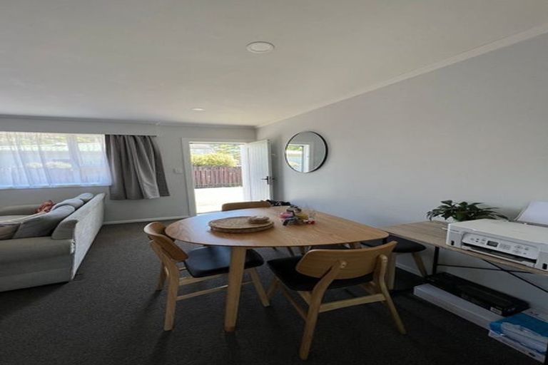 Photo of property in 4/10 Rawson Street, Tawa, Wellington, 5028