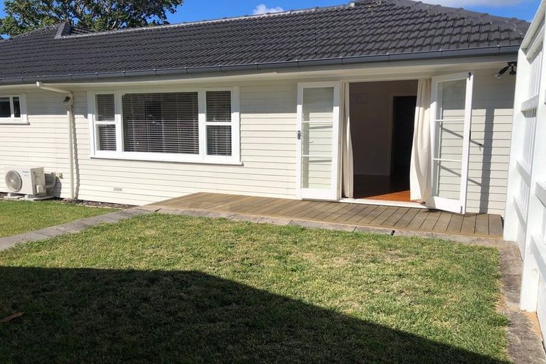 Photo of property in 5 Domain Lane, Mangere Bridge, Auckland, 2022