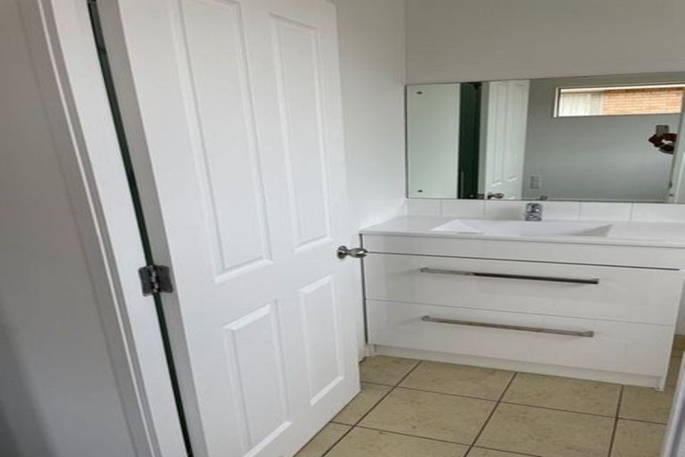 Photo of property in 19 Margarita Rise, Pukekohe, 2120