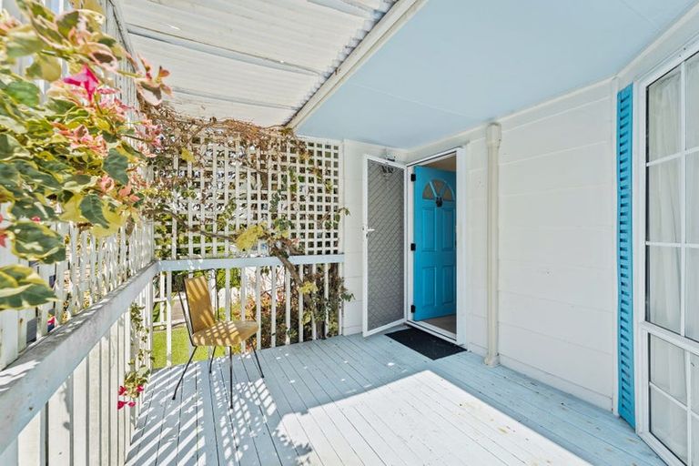 Photo of property in 1/113 Rosario Crescent, Red Beach, 0932