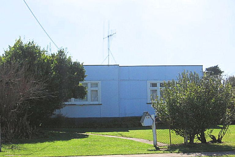 Photo of property in 13 Seabury Avenue, Foxton Beach, Foxton, 4815