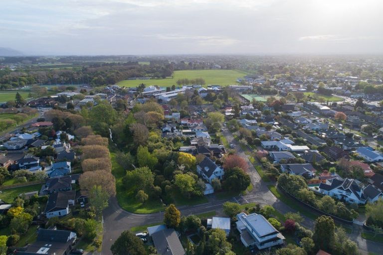 Photo of property in 4 Seaton Court, Hokowhitu, Palmerston North, 4410