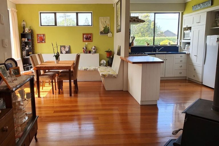 Photo of property in 5 Arthur Street, Hawera, 4674