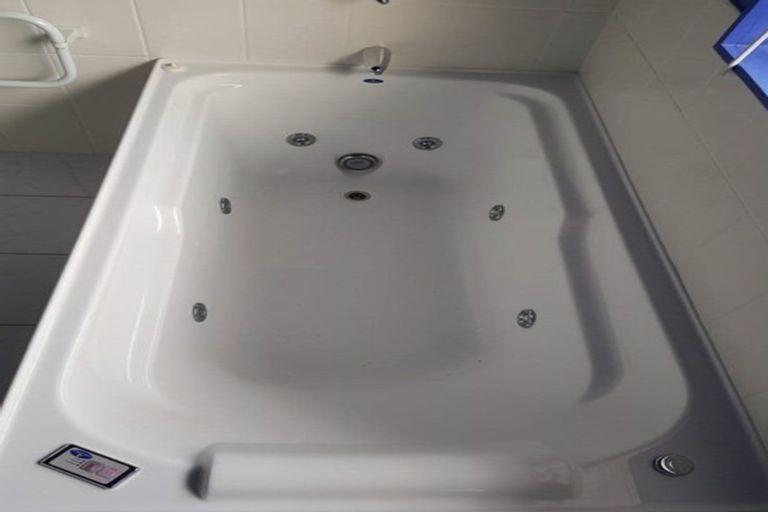 Photo of property in 8 Tiel Lane, Papakura, 2110