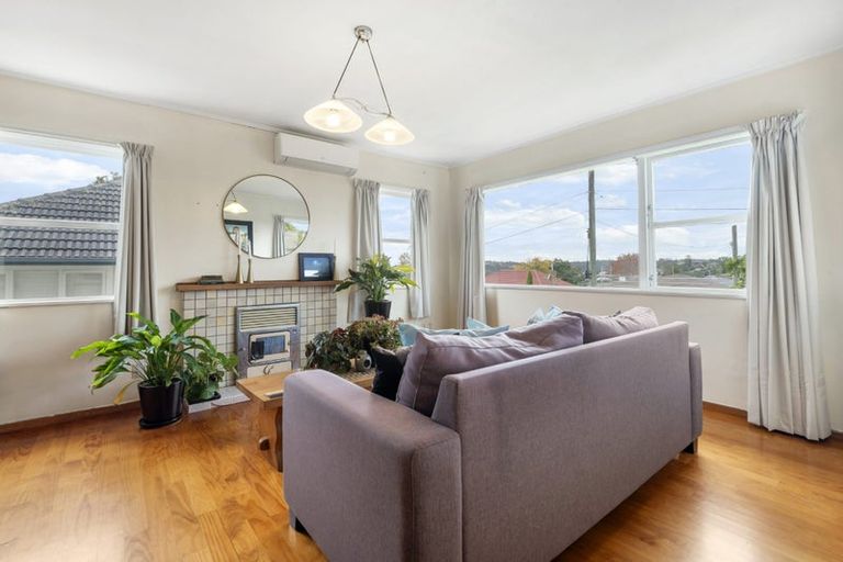 Photo of property in 10 Japonica Drive, Beach Haven, Auckland, 0626