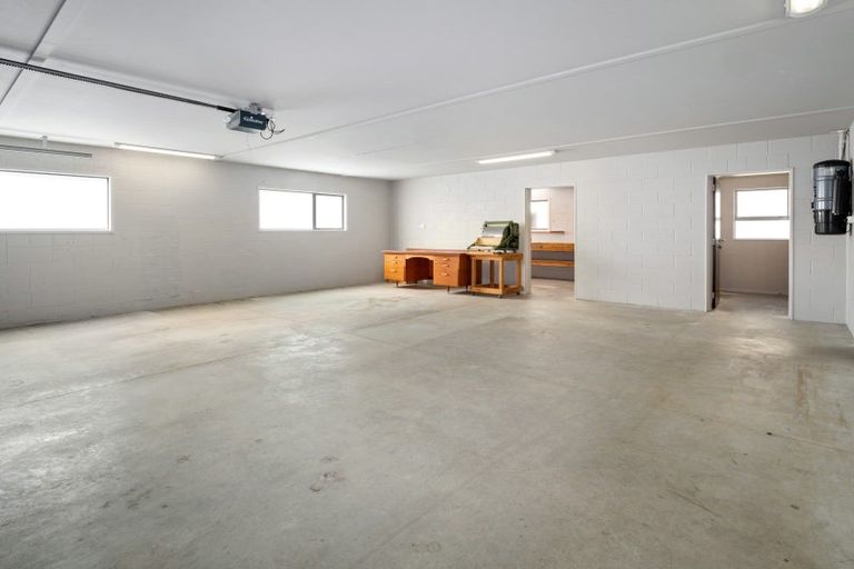 Photo of property in 10 The Mall, Mount Maunganui, 3116