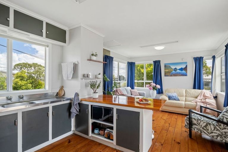 Photo of property in 97 Tiri Road, Tindalls Beach, Whangaparaoa, 0930