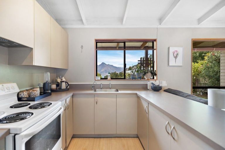 Photo of property in 1b Dart Place, Fernhill, Queenstown, 9300